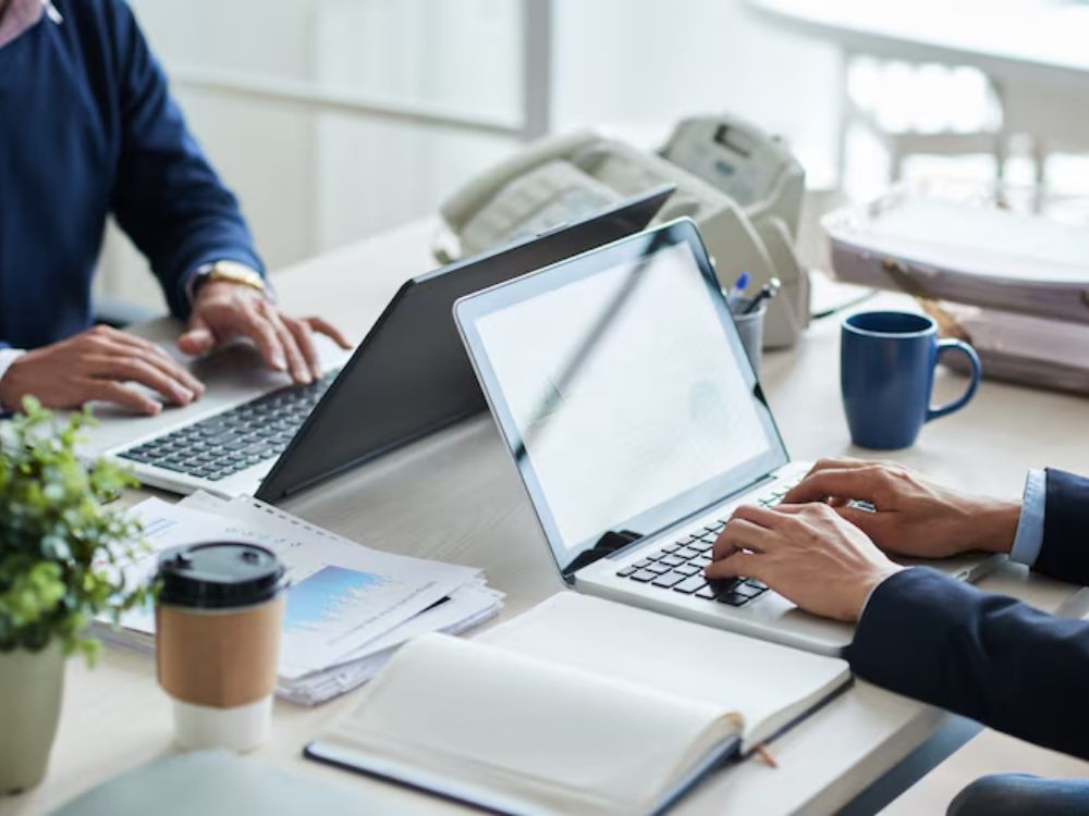 “Employee learning UAE job skills to adapt to shorter job shelf life”