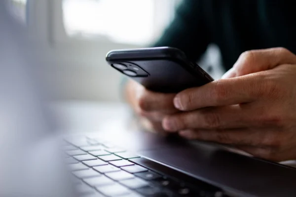 UAE Warns of SMS Scams.