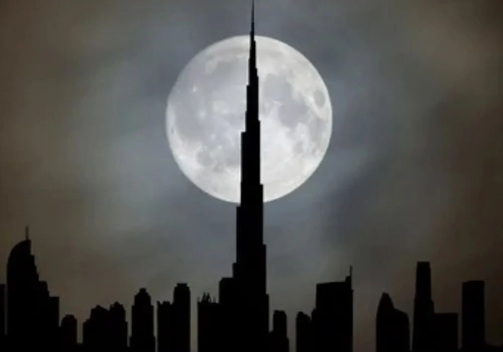 Biggest moon UAE November