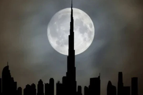 Biggest moon UAE November