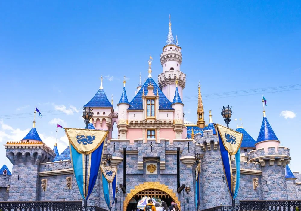 Image of Abu Dhabi Disneyland front.